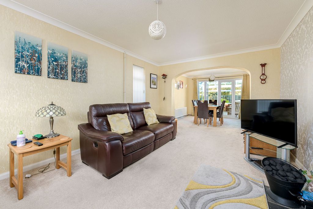 Property photo 2 of 25