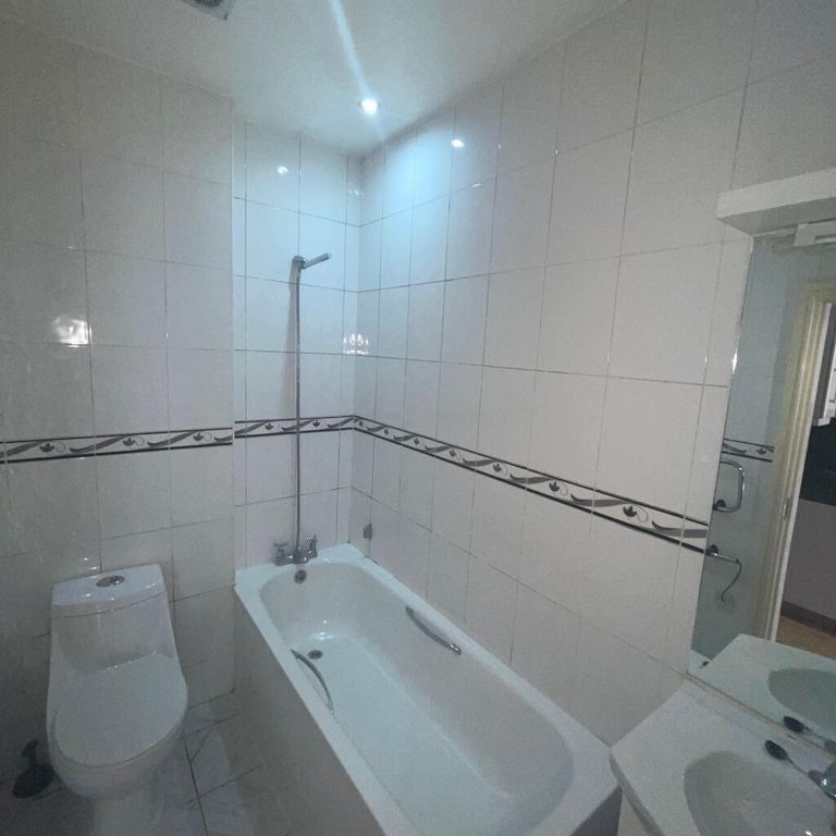 Property photo 3 of 4 Bathroom.Jpeg