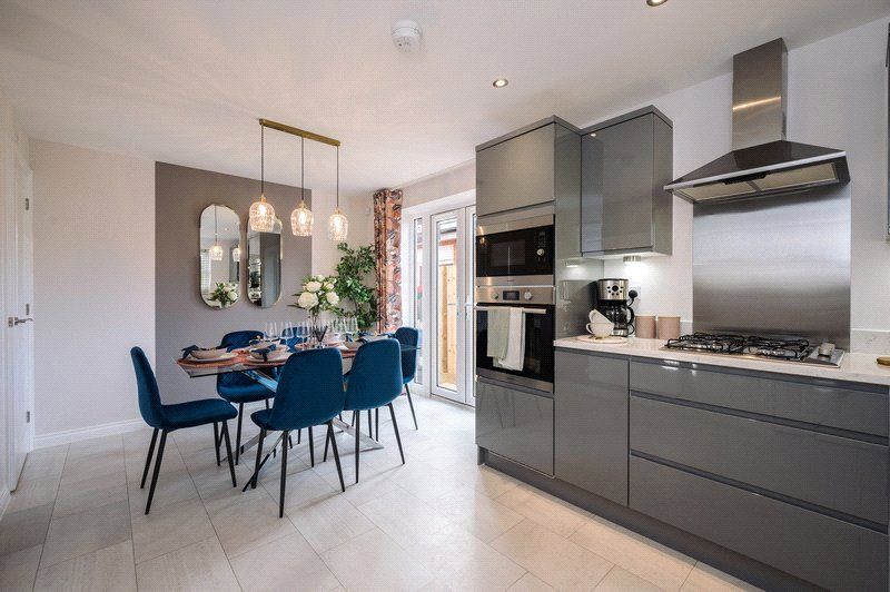 Property photo 2 of 8 Kitchen/Dining