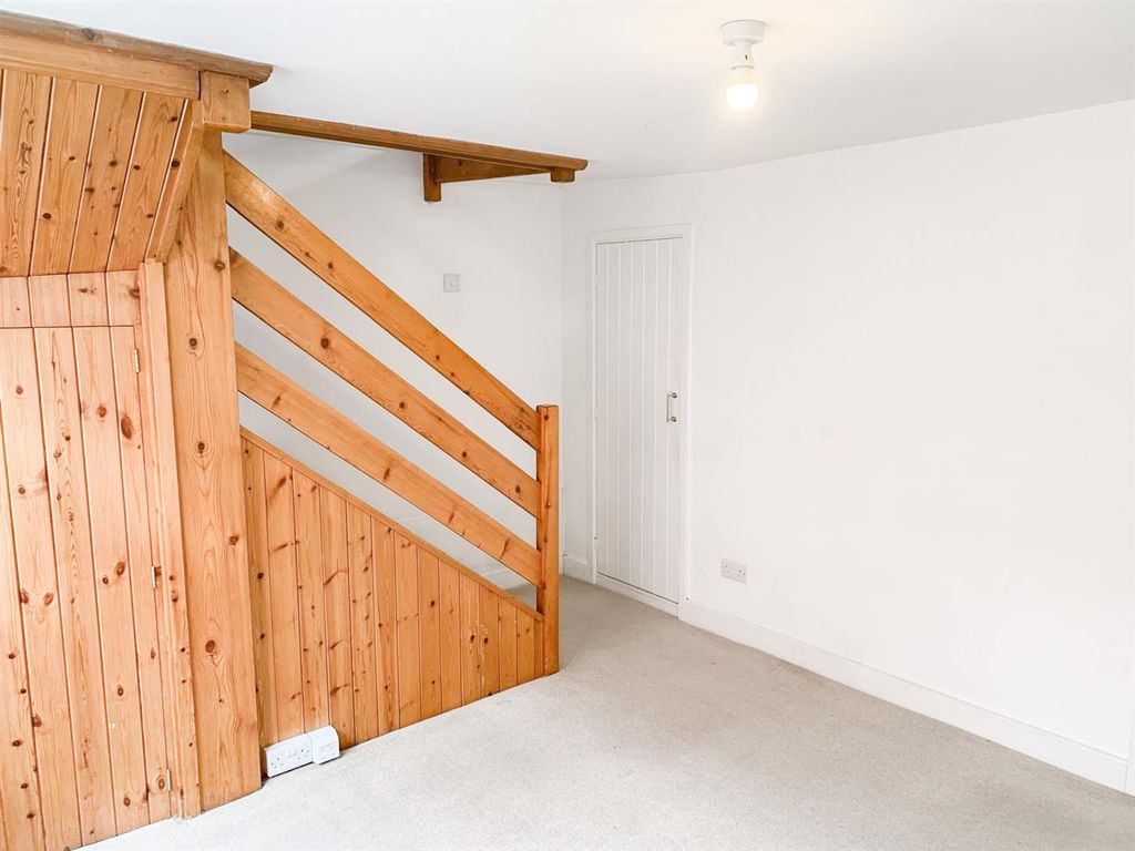 Property photo 2 of 14 7-18Ef343B-B4c0-4Ef0-816B-B601c52386c4.Jpg