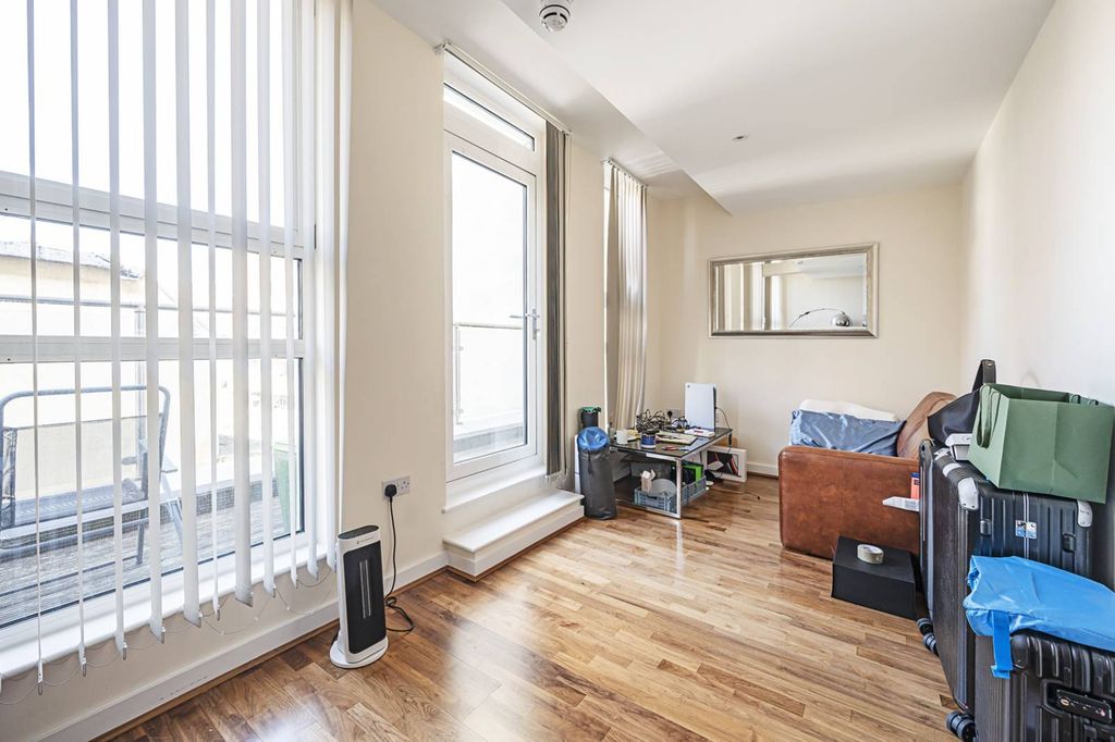 Property photo 1 of 6
