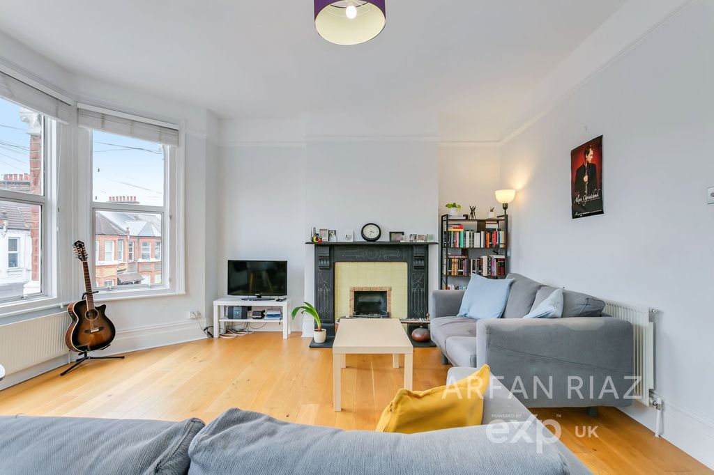 Property photo 2 of 11