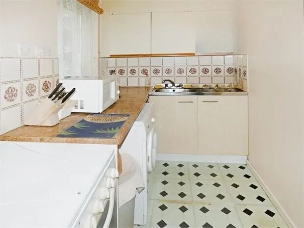 Property photo 3 of 6 Picture 3