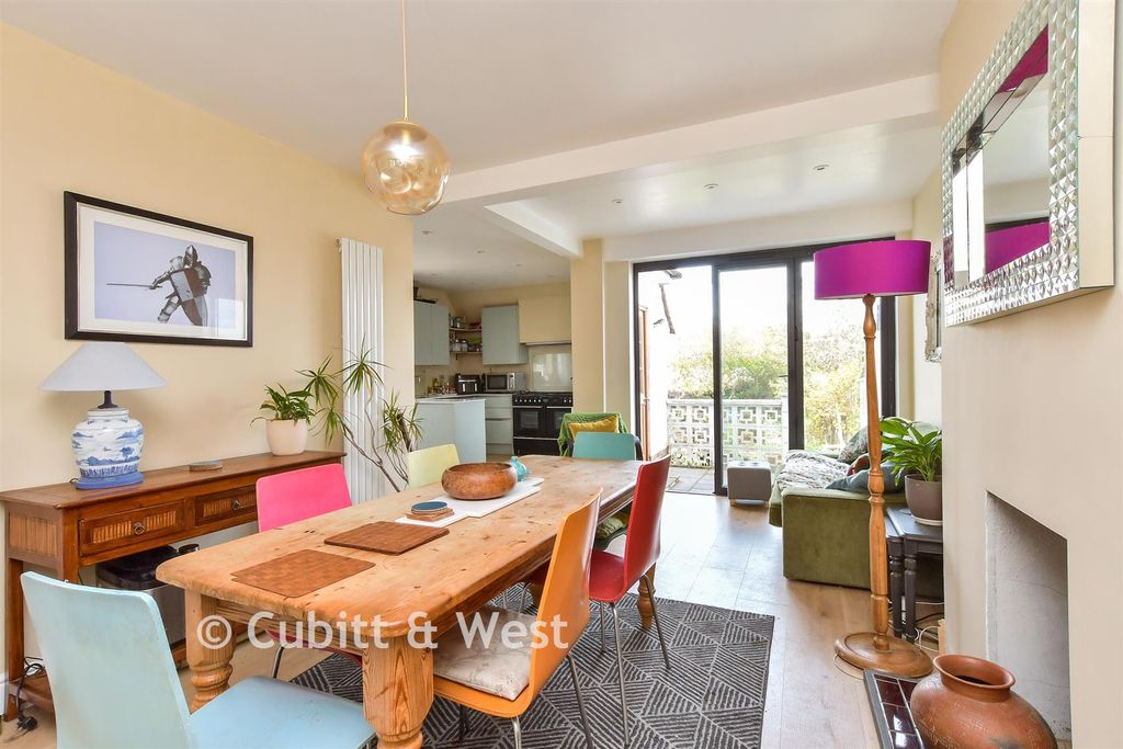 Property photo 3 of 19 Kitchen/ Dining Area