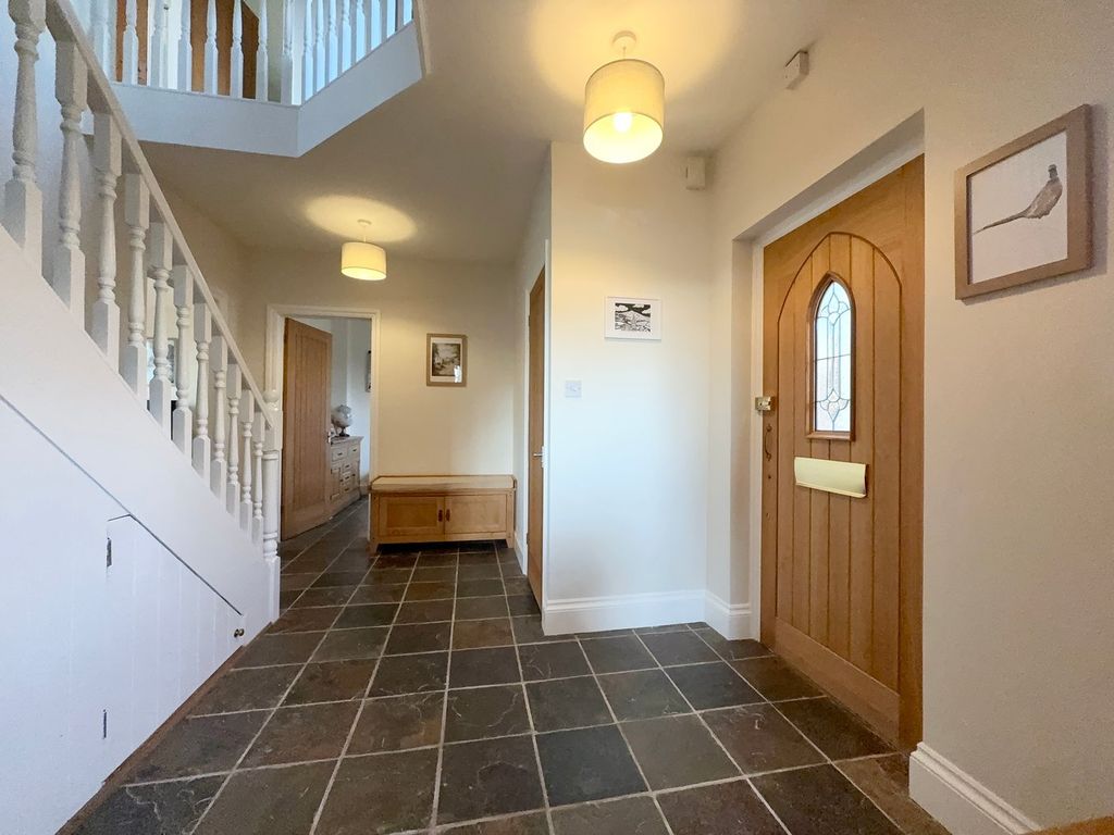 Property photo 3 of 26