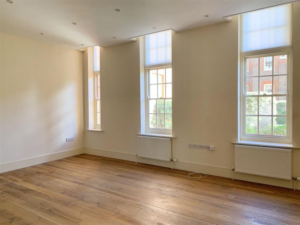 Property photo 3 of 10 Picture No. 03