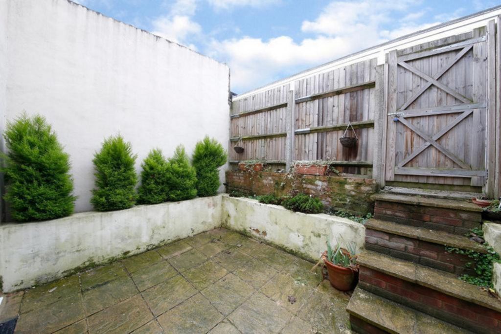 Property photo 2 of 9