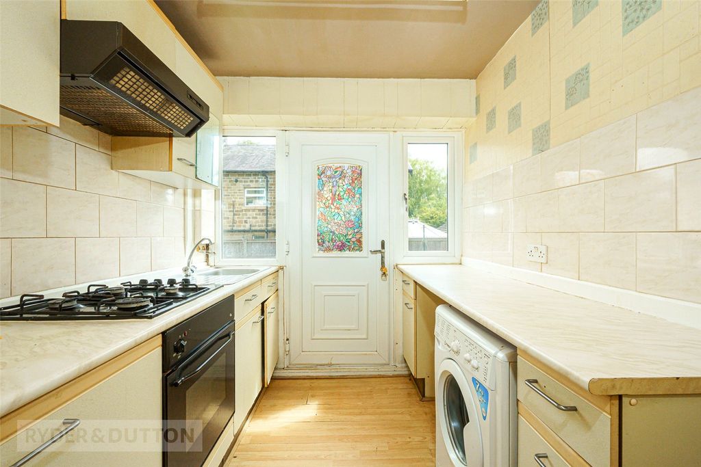 Property photo 3 of 15 Kitchen