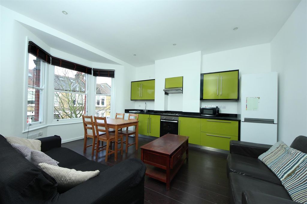 Property photo 2 of 8