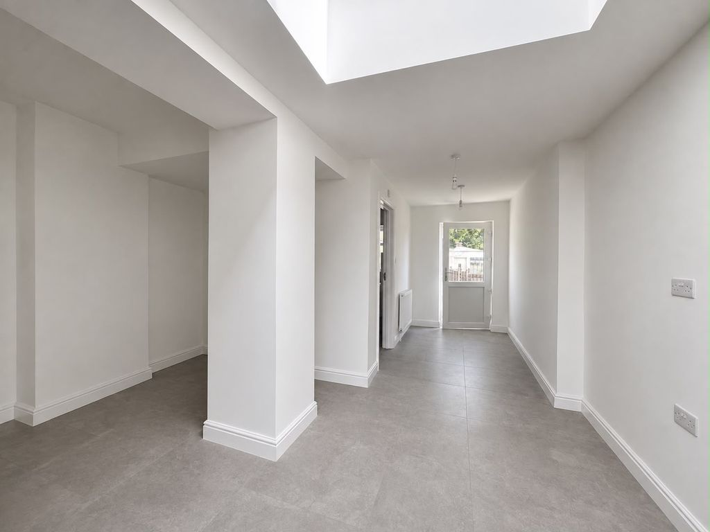 Property photo 3 of 12 Dining