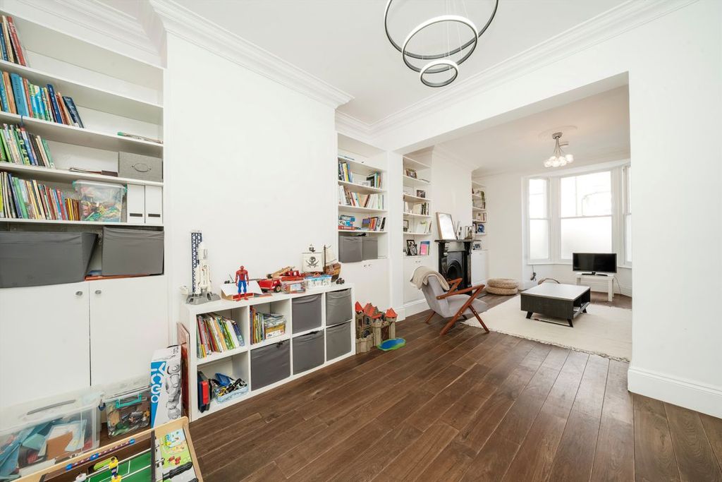 Property photo 2 of 9