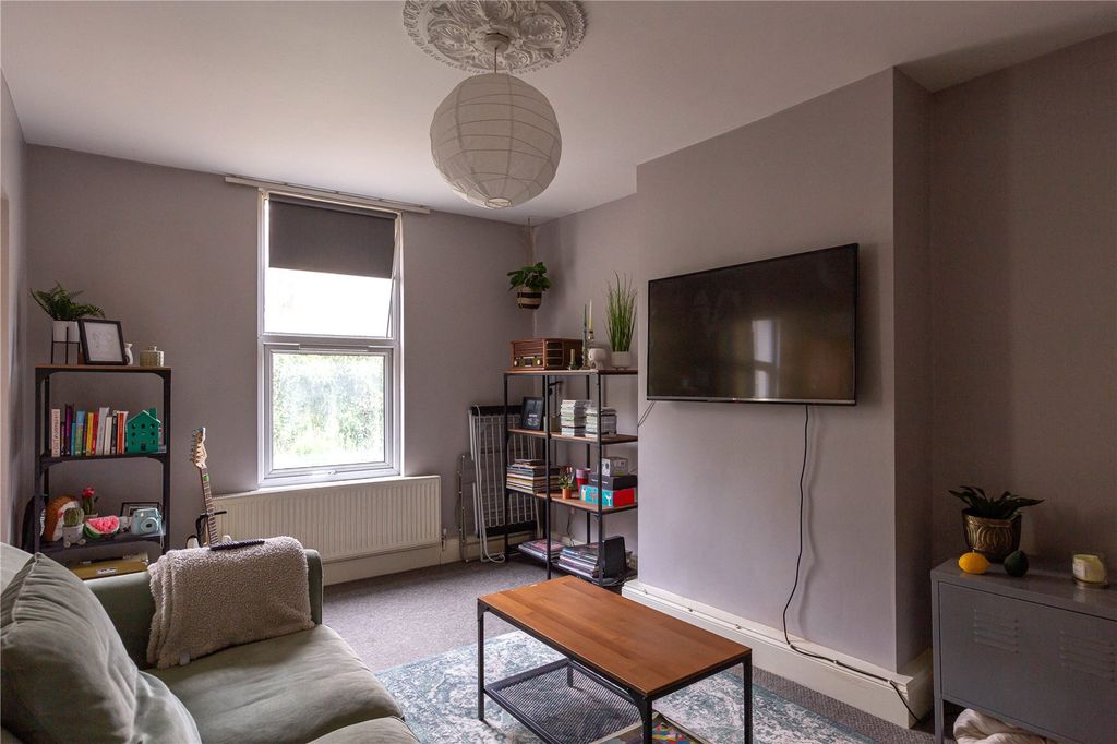 Property photo 2 of 7 Picture No. 16