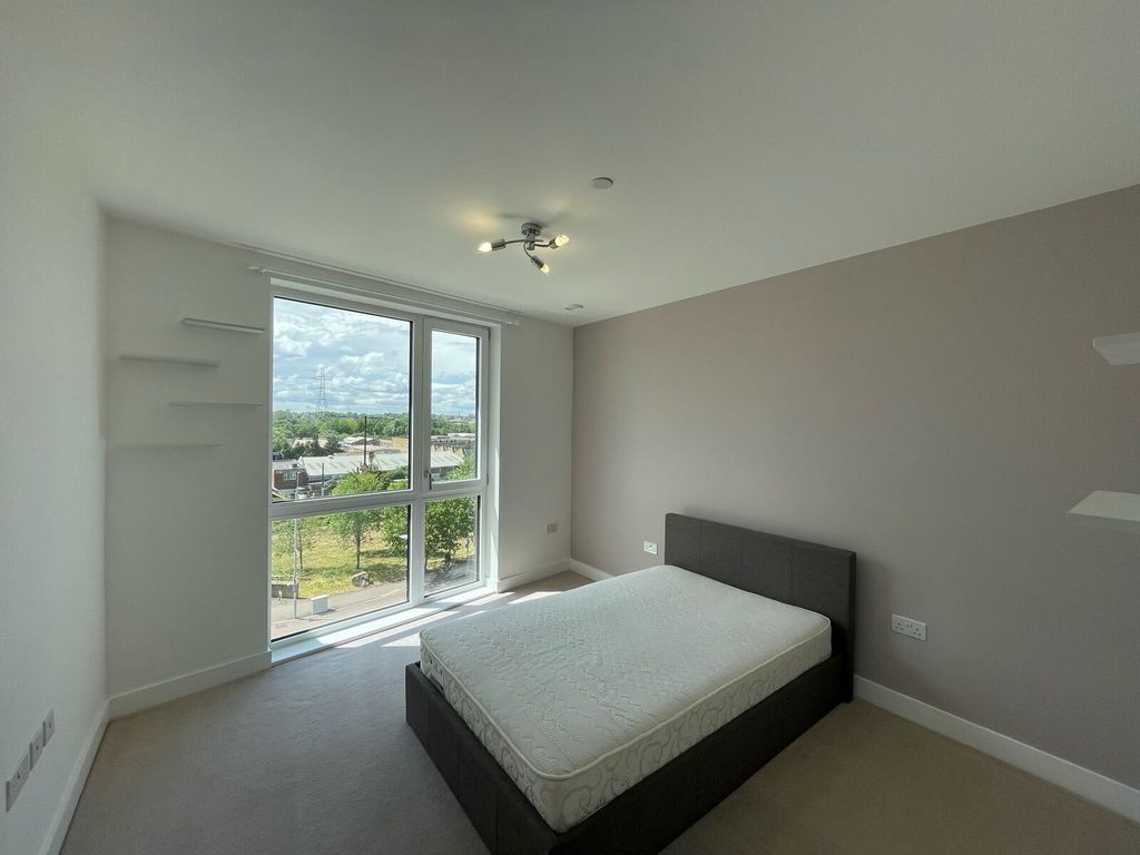 Property photo 2 of 5