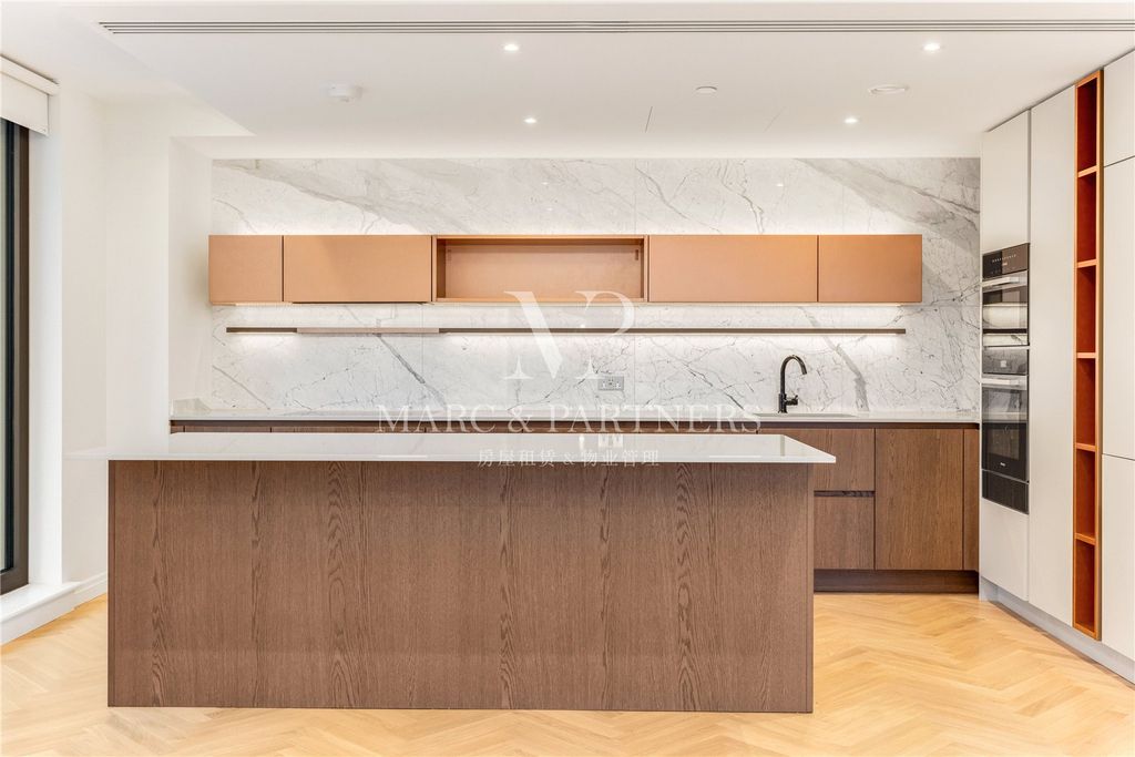 Property photo 2 of 23 Picture No. 15