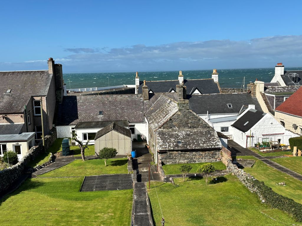 Property photo 3 of 10 Garden