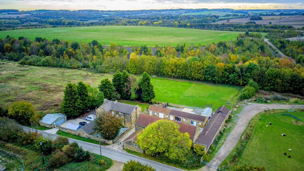 Property photo 1 of 31 South East Aerial