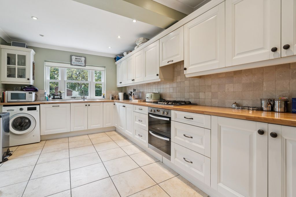 Property photo 3 of 18