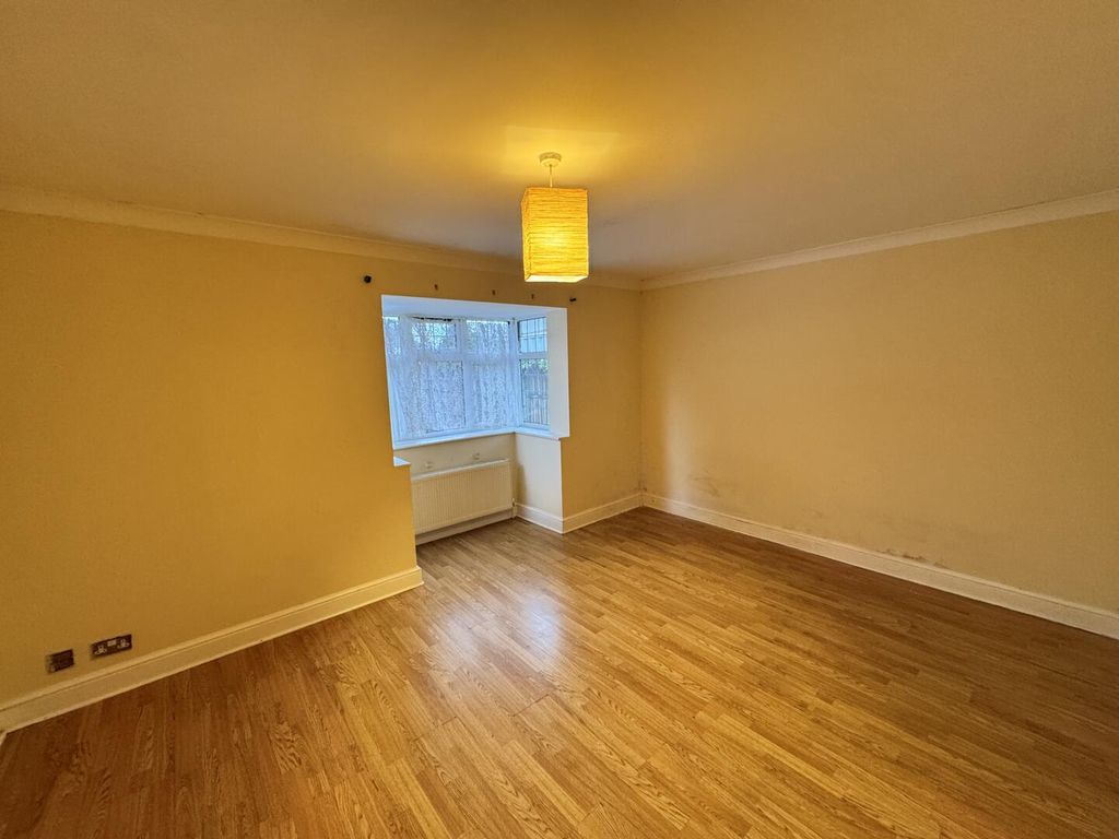 Property photo 2 of 7 Bedroom 1