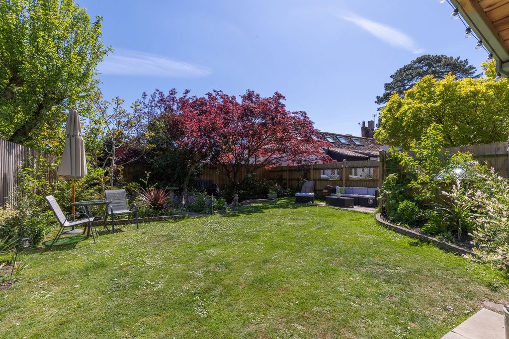 Property photo 2 of 18