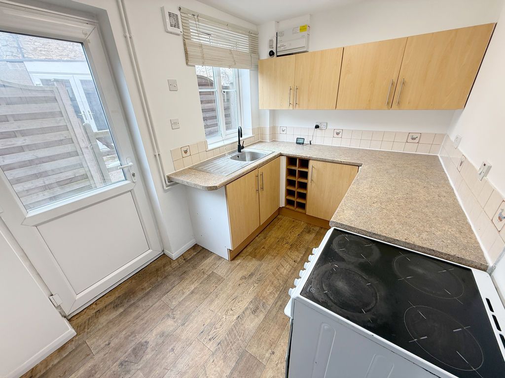 Property photo 3 of 6 Kitchen