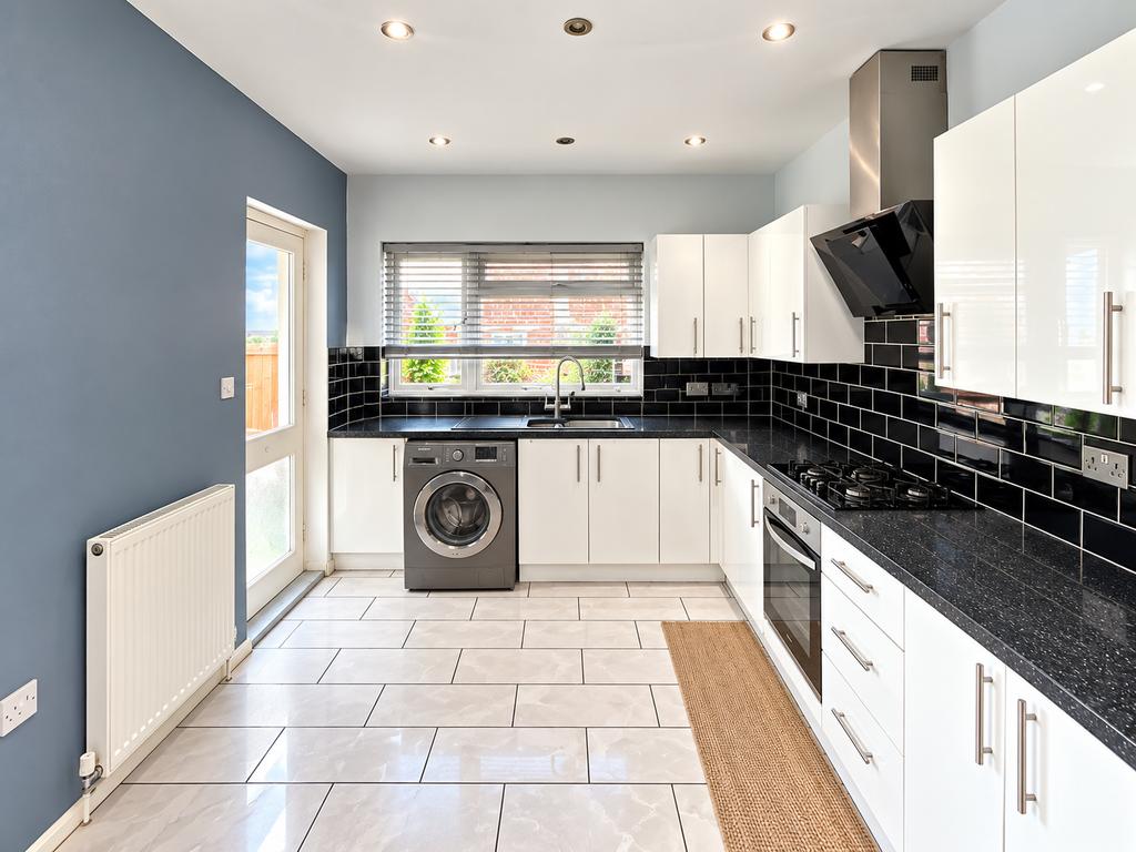 Property photo 3 of 22 C651Fcaf-7B90-444F-Bc6B-7A38F3B9E121