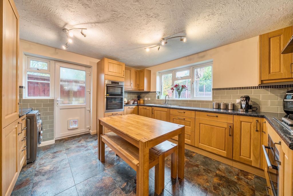 Property photo 3 of 21 Picture No. 16