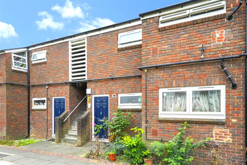 Property photo 1 of 9