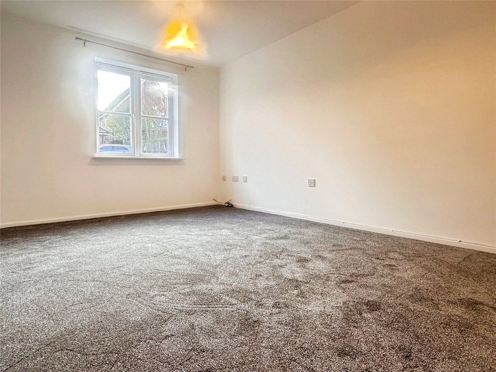 Property photo 2 of 7 Living Room