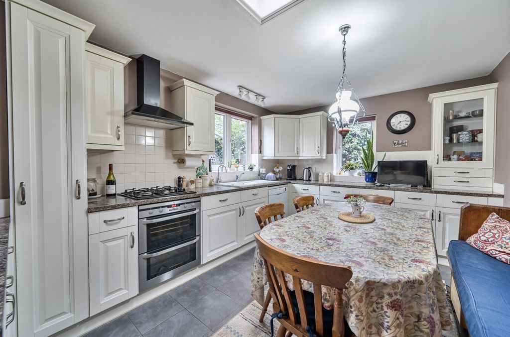 Property photo 3 of 21 Picture 3