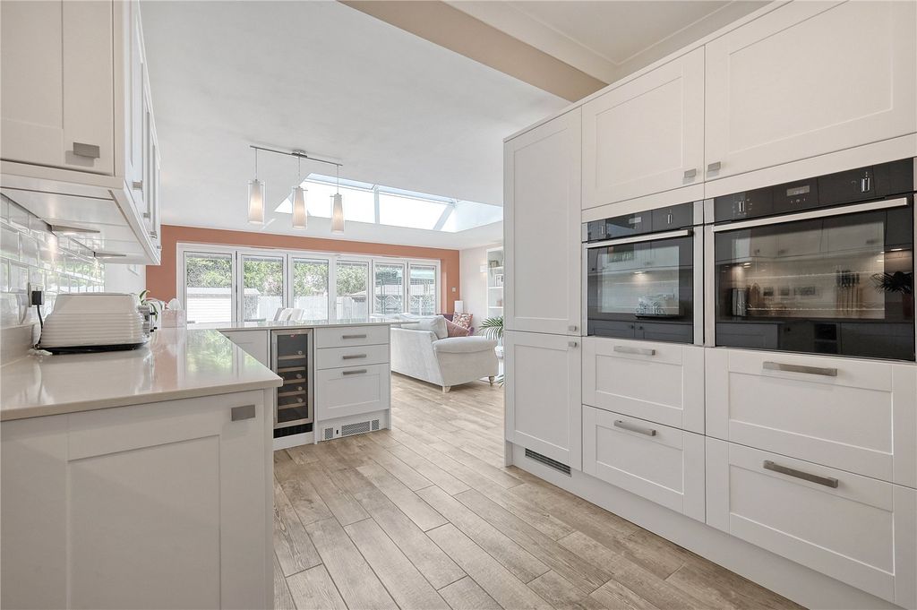 Property photo 2 of 20 Kitchen