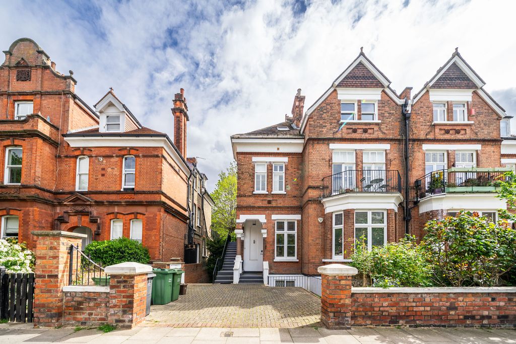 Property photo 3 of 11