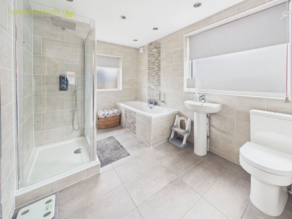 Property photo 3 of 44