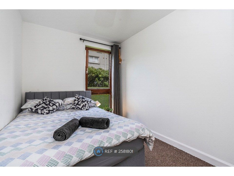 Property photo 2 of 32 Double Bedroom