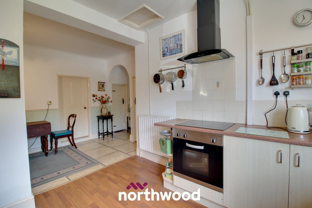 Property photo 2 of 34