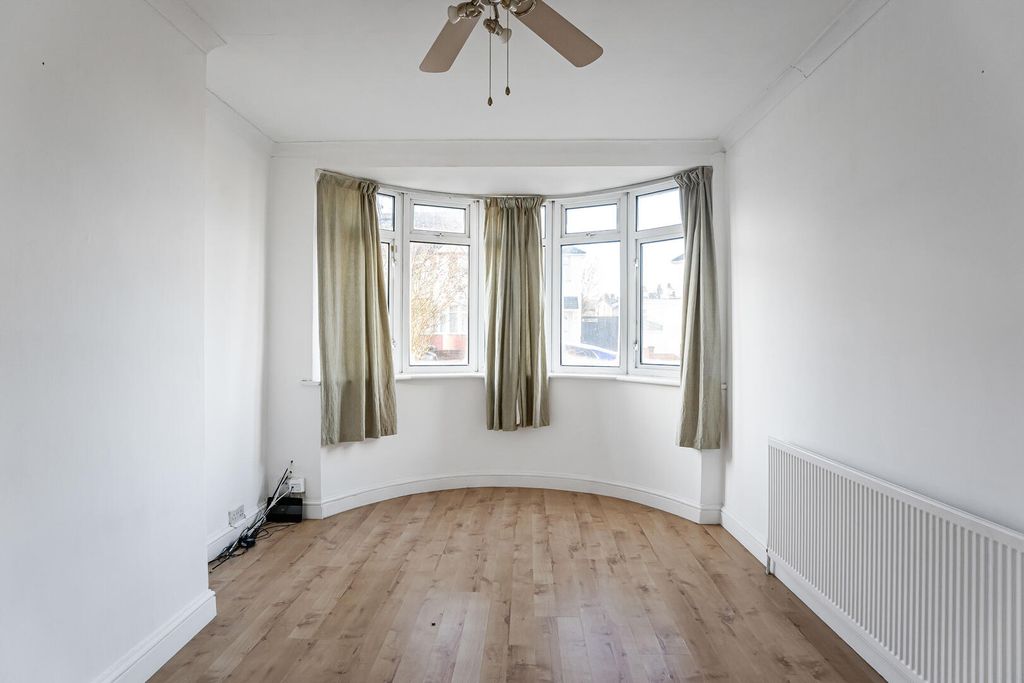 Property photo 2 of 23 Living Room