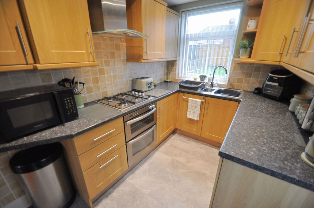 Property photo 2 of 34