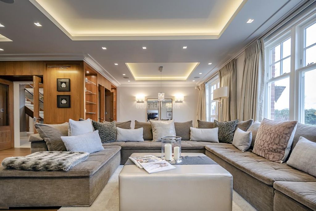 Property photo 3 of 25