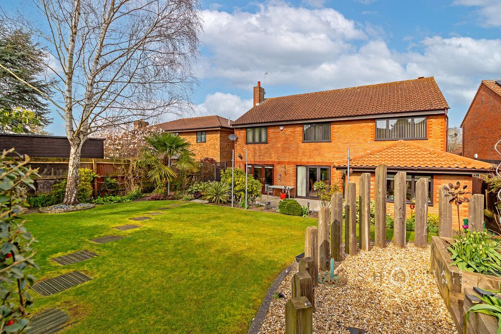 Property photo 2 of 39