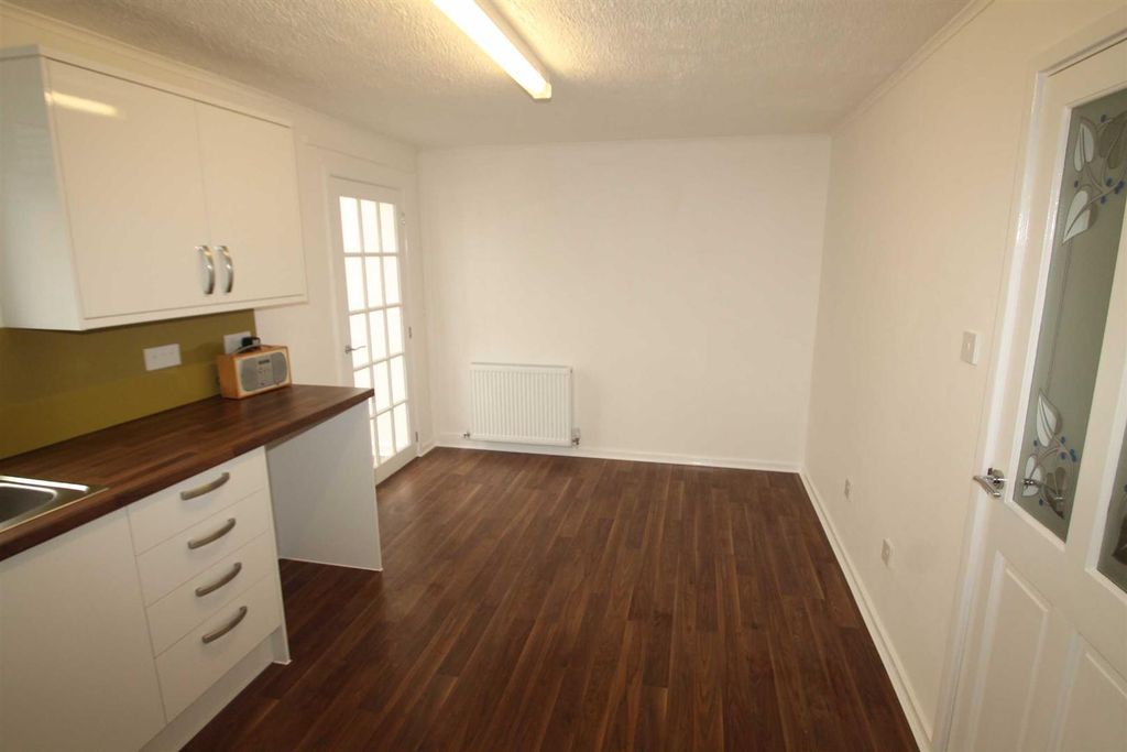 Property photo 3 of 12 Kitchen/Dining Room
