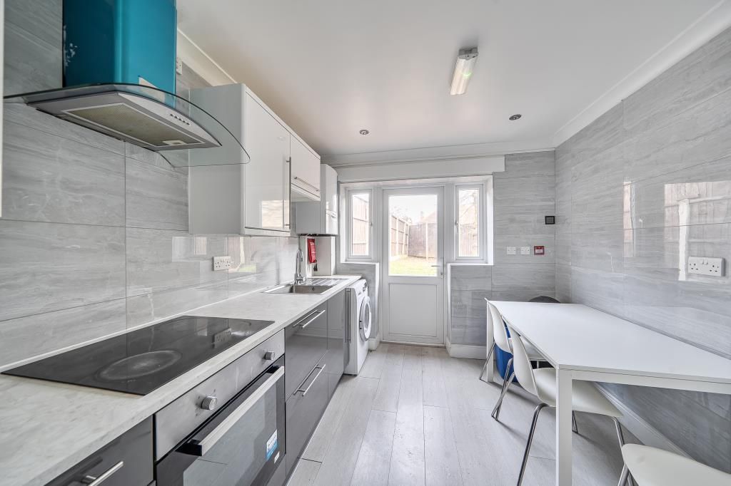 Property photo 3 of 20 Kitchen