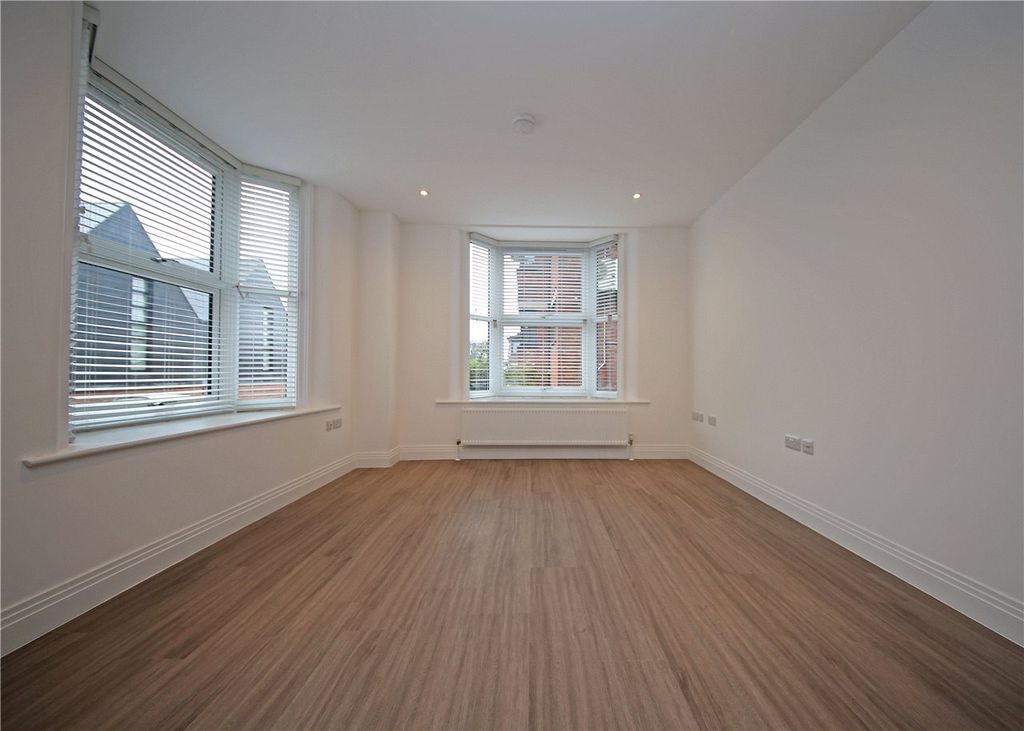 Property photo 2 of 6 Living Area