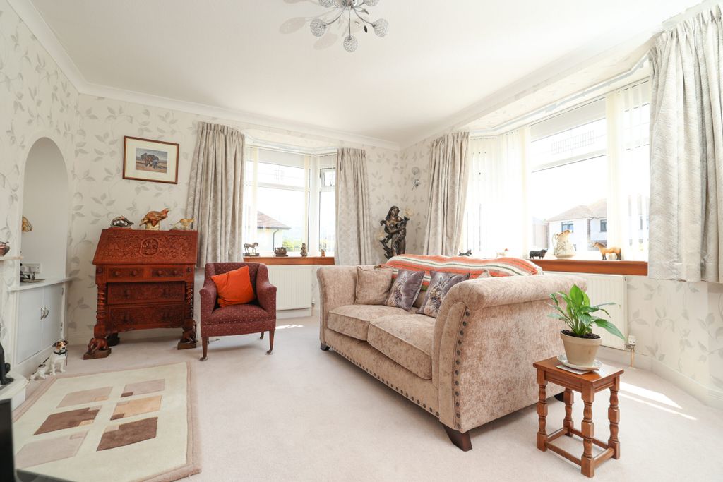 Property photo 2 of 37