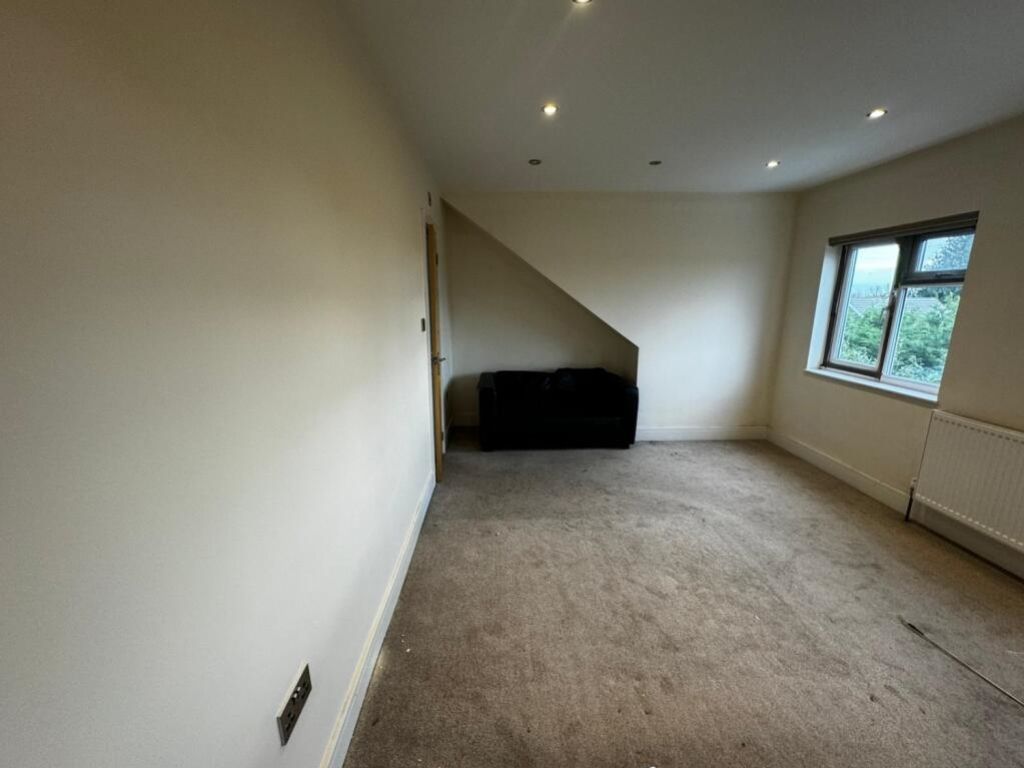 Property photo 2 of 5 240329_10410518_Img_03_0000