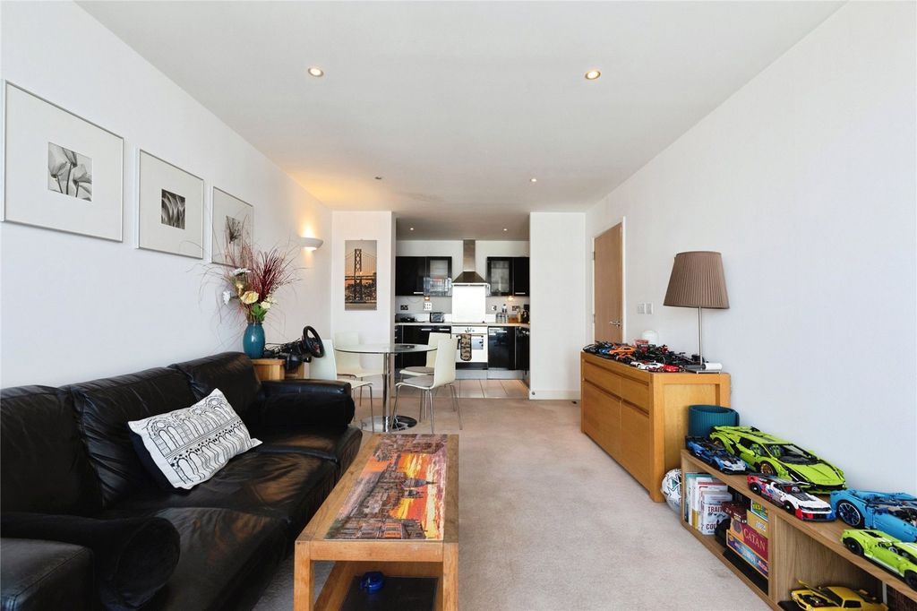 Property photo 2 of 13 Picture No. 28