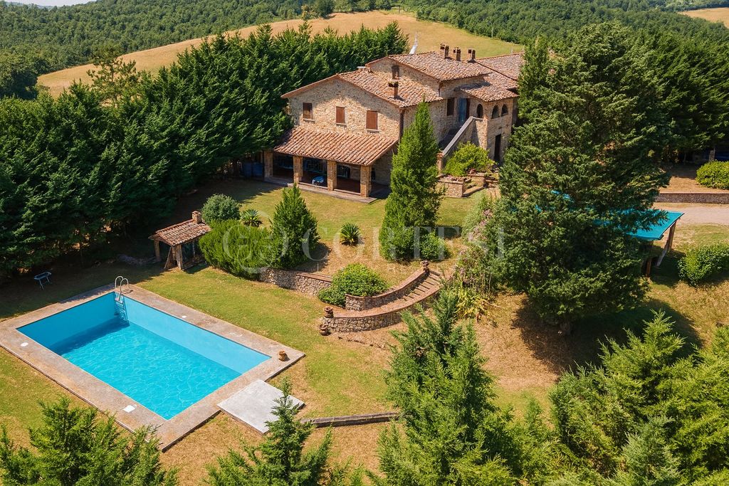 Property photo 1 of 44 Elegant Portion Of Panoramic Country House With Pool In The Heart Of Umbria