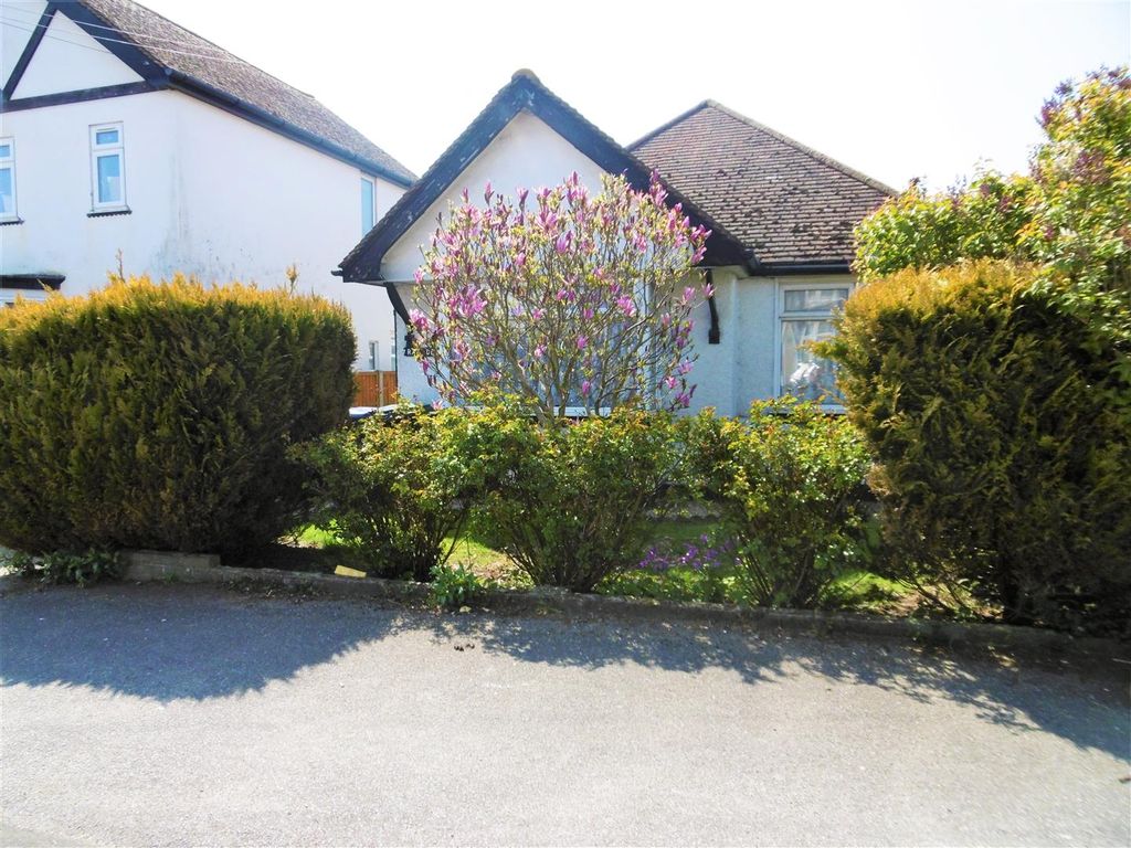 Property photo 1 of 5 Front.Jpg