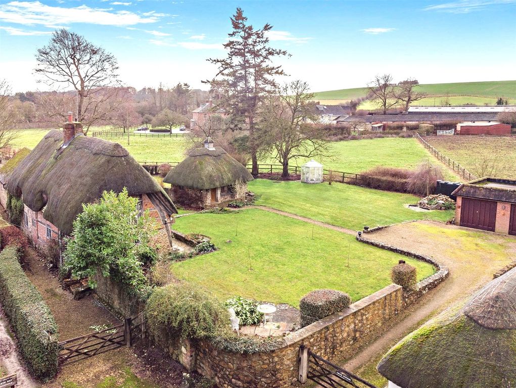 Property photo 2 of 14 Picture No. 02