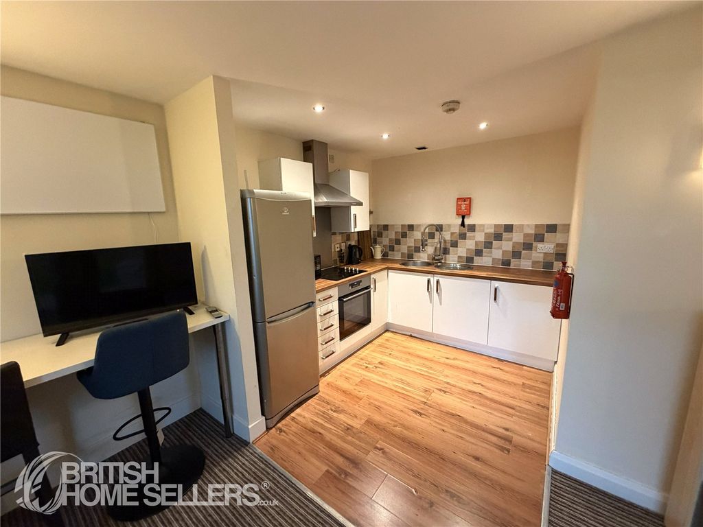 Property photo 2 of 12 Picture No. 04