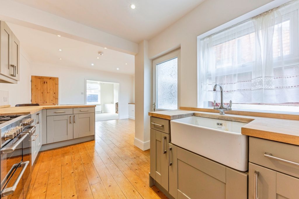 Property photo 3 of 12 9_Castle_Terrace_Road-23