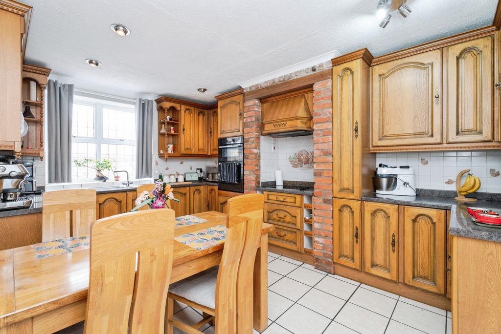 Property photo 3 of 18 Pbox-Img.Jpg